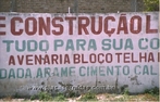 Imagem de uma placa que contm erro ortogrfico. A imagem pode ser utilizada para exemplificar o gnero placa, bem como para discutir o letramento e a precariedade no uso da norma padro da lngua portuguesa. <br/><br/> Palavras-chave: Placa. Norma padro. Ortografia. Letramento.