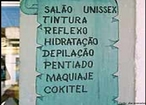 Imagem de uma placa que contm erro ortogrfico. A imagem pode ser utilizada para exemplificar o gnero placa, bem como para discutir o letramento e o uso da norma padro da lngua portuguesa. <br/><br/> Palavras-chave: Placa. Norma padro. Ortografia. Letramento.