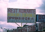 Imagem de uma placa que contm erro ortogrfico. A imagem pode ser utilizada para exemplificar o gnero placa, bem como para discutir o letramento e o uso da norma padro da lngua portuguesa. <br/><br/> Palavras-chave: Placa. Norma padro. Ortografia. Letramento.