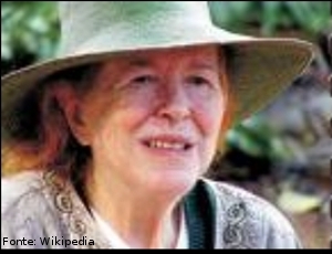 Foto de Hilda Hilst, uma poeta, ficcionista, cronista e dramaturga brasileira.  considerada pela crtica especializada como uma das maiores escritores em lngua portuguesa do sculo XX.
<br /><br />
Palavras-chave: Literatura. Poetisa. Hilda Hilst. Escritora.