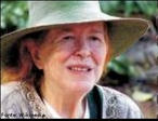 Foto de Hilda Hilst, uma poeta, ficcionista, cronista e dramaturga brasileira.  considerada pela crtica especializada como uma das maiores escritores em lngua portuguesa do sculo XX. <br /><br /> Palavras-chave: Literatura. Poetisa. Hilda Hilst. Escritora.